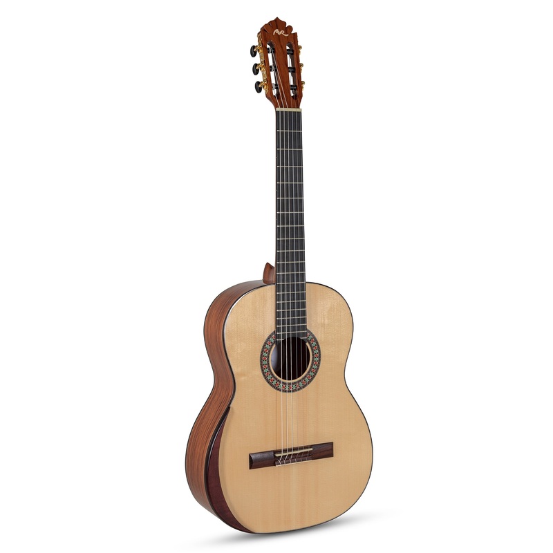 Manuel Rodriguez MAGISTRAL 4/4 Cedar + Walnut Acoustic Guitar (Natural)